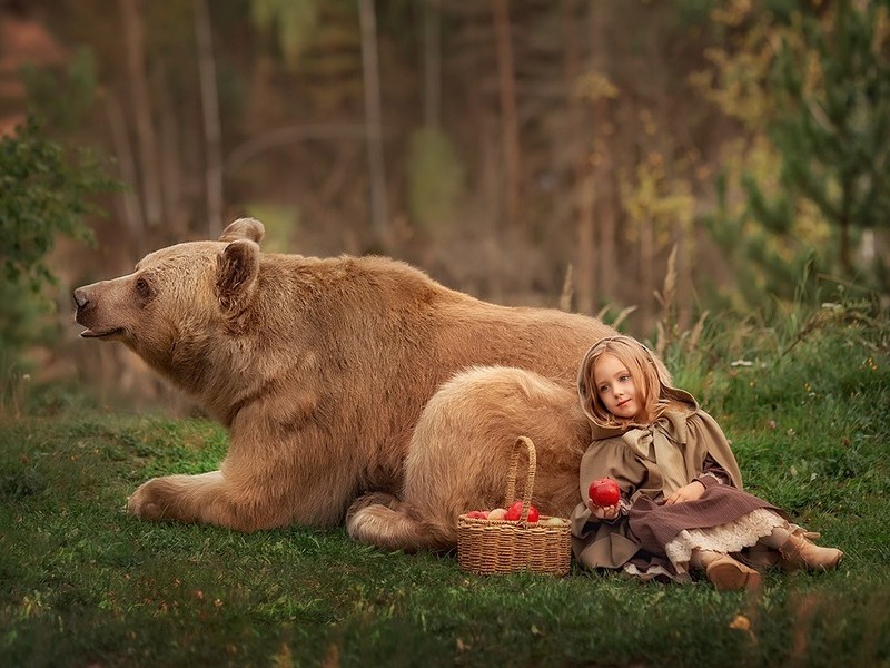Дети и медведь